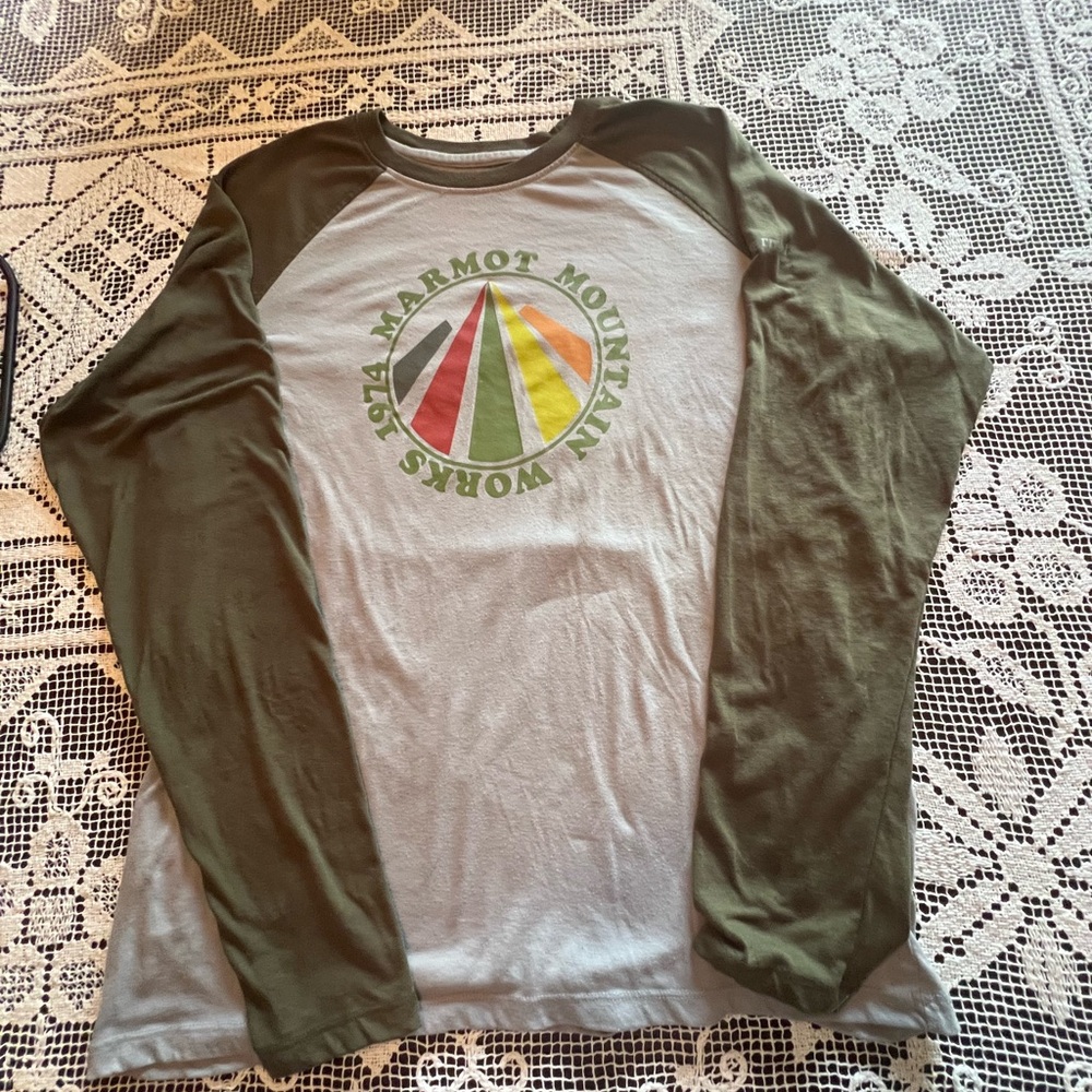 Marmot Men's Green and Grayish Blue Long Sleeve Raglan Baseball sleeveShirt